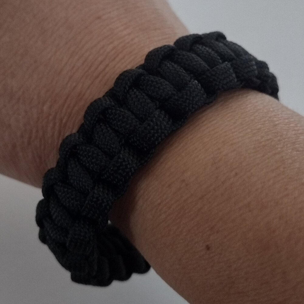 Handmade CobraStitch Paracord bracelet  black buckles. Unisex
